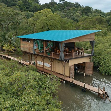 Roam Yoga & Wellness Lodge ボカス・タウン エクステリア 写真