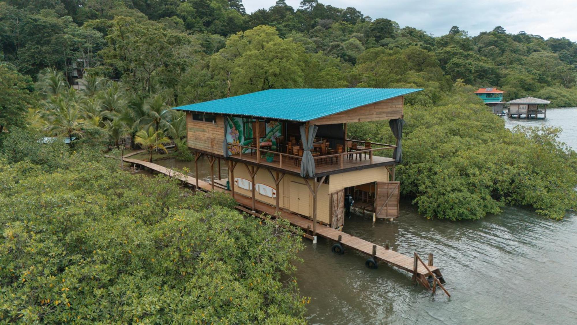 Roam Yoga & Wellness Lodge ボカス・タウン エクステリア 写真